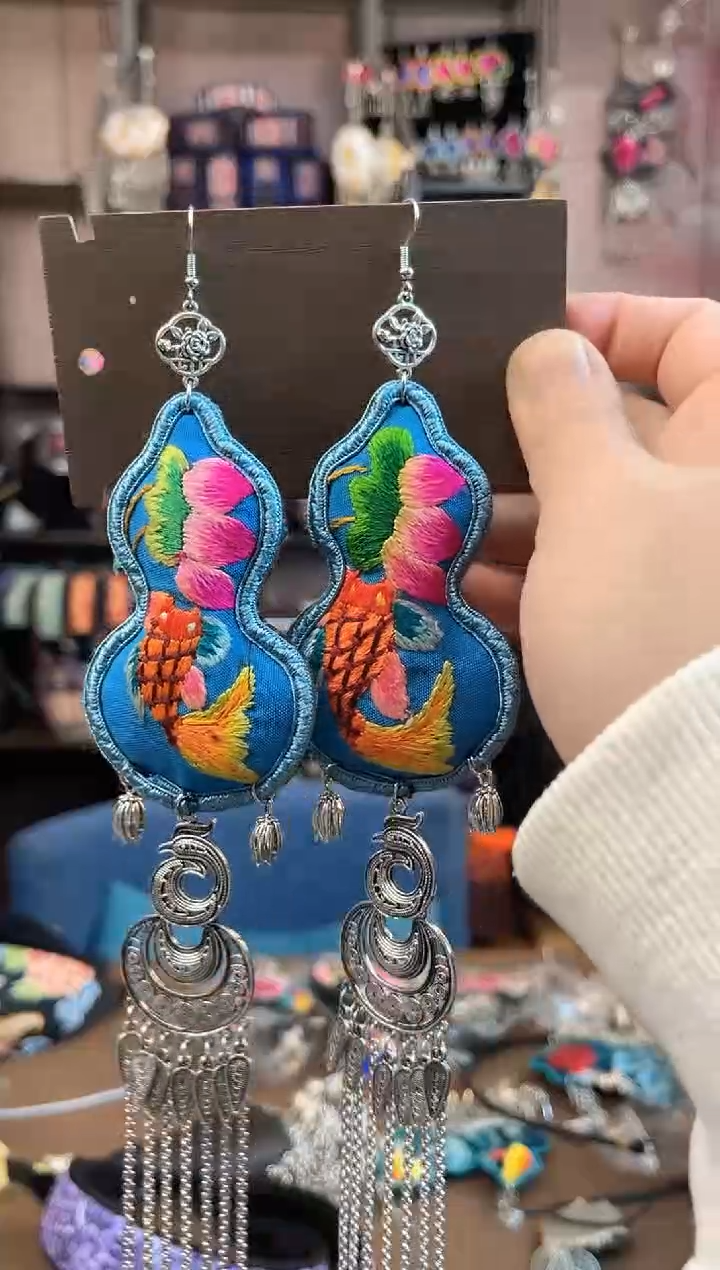 织绣O****o民族风手工非遗老绣饰品237