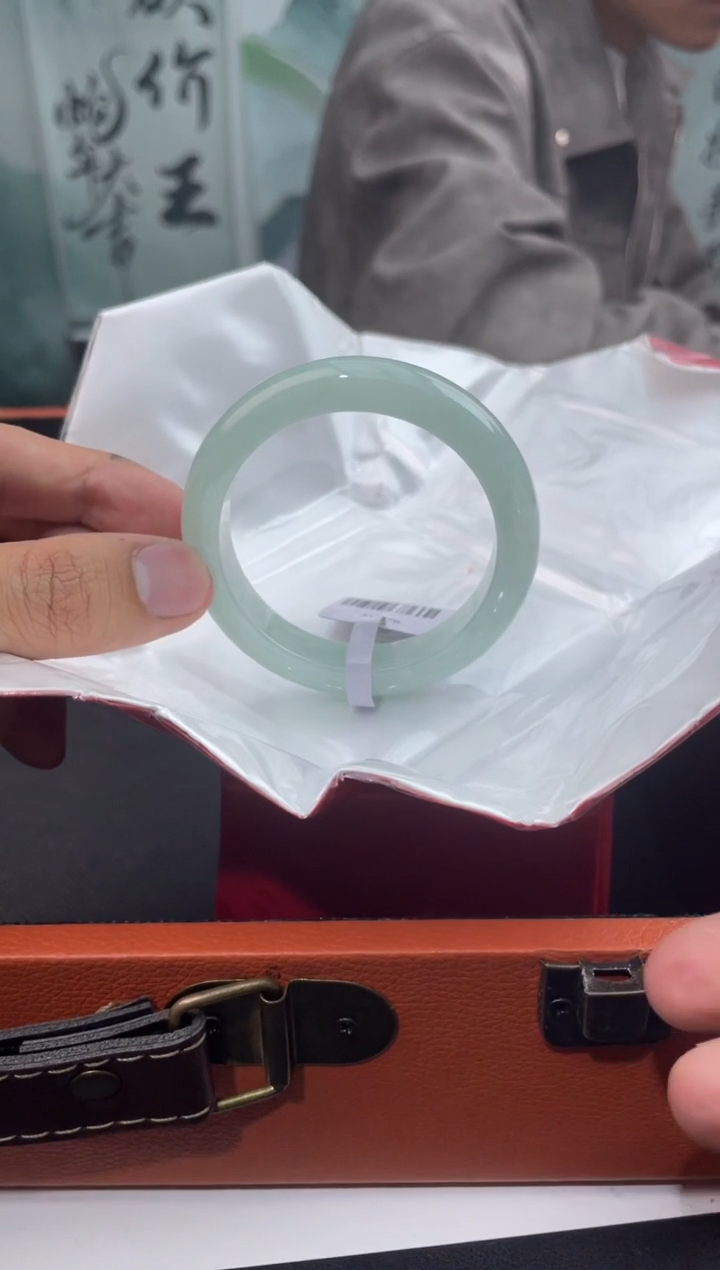 翡翠未镶嵌手镯18翡翠手镯