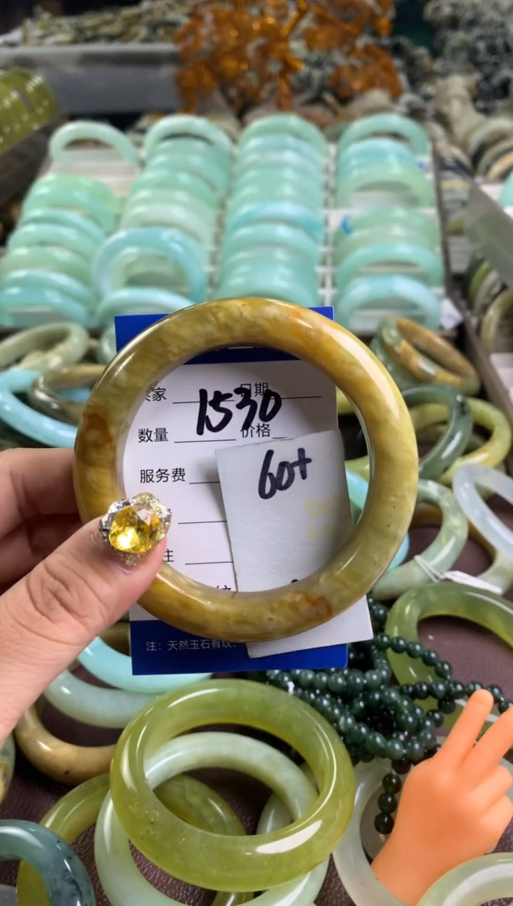 【闪购商品】蛇纹石玉手镯未镶嵌1530