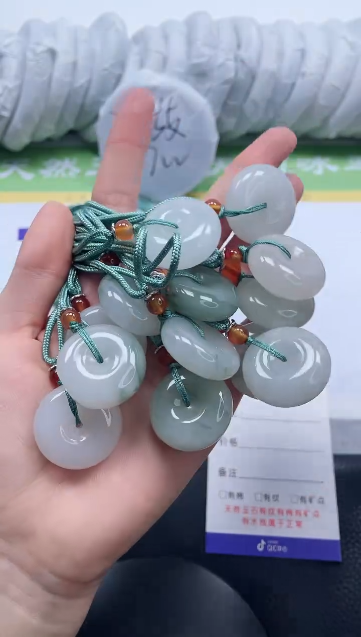 【闪购商品】石英质玉手镯未镶嵌天山翠平安扣（多样性发一）