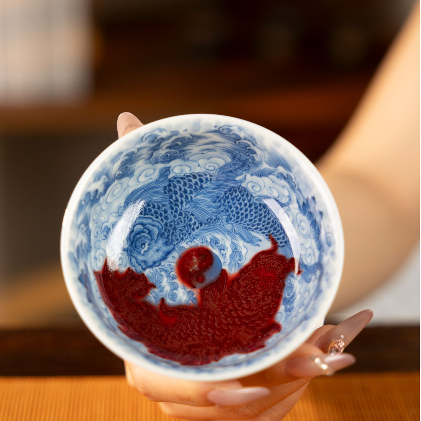 【央广非遗】屹朴青花釉里红斗彩皮球花太极鱼高足杯 yipu582