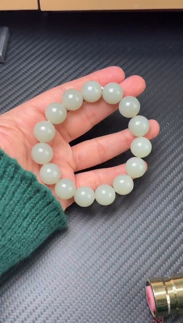 未镶嵌手串和田玉且末近矿微色差卡14