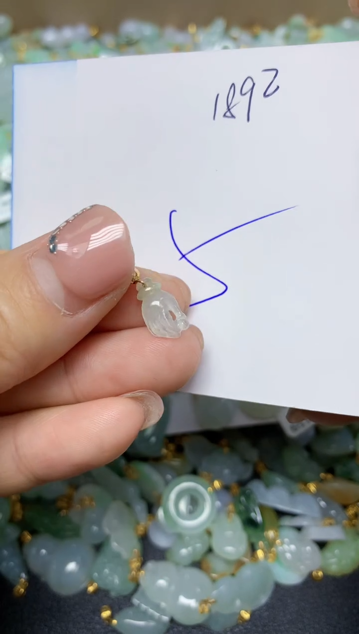 【闪购商品】翡翠挂件合金 天然翡翠A货