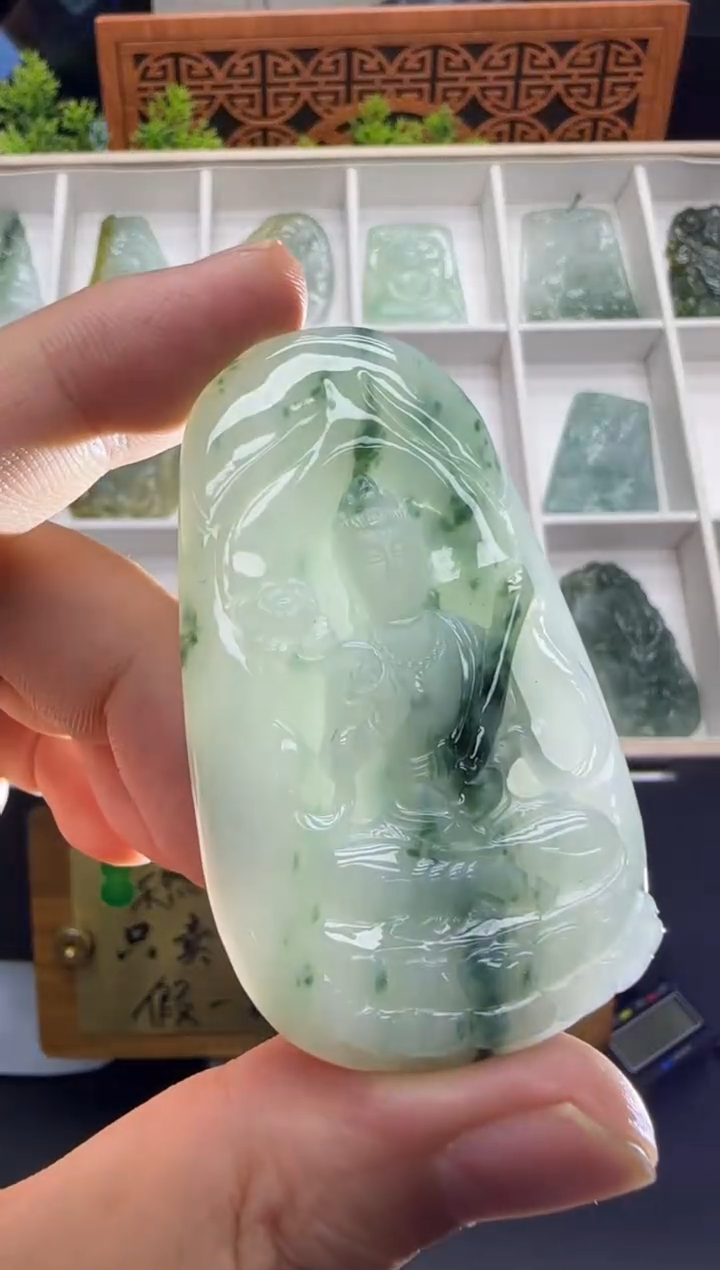 翡翠挂件未镶嵌A货翡翠多样性孤品