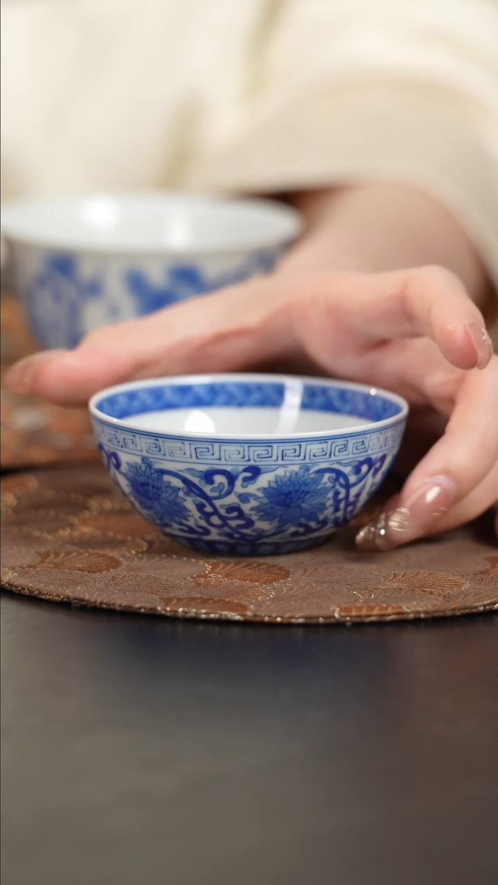 【闪购商品】杯看山柴窑青花缠枝