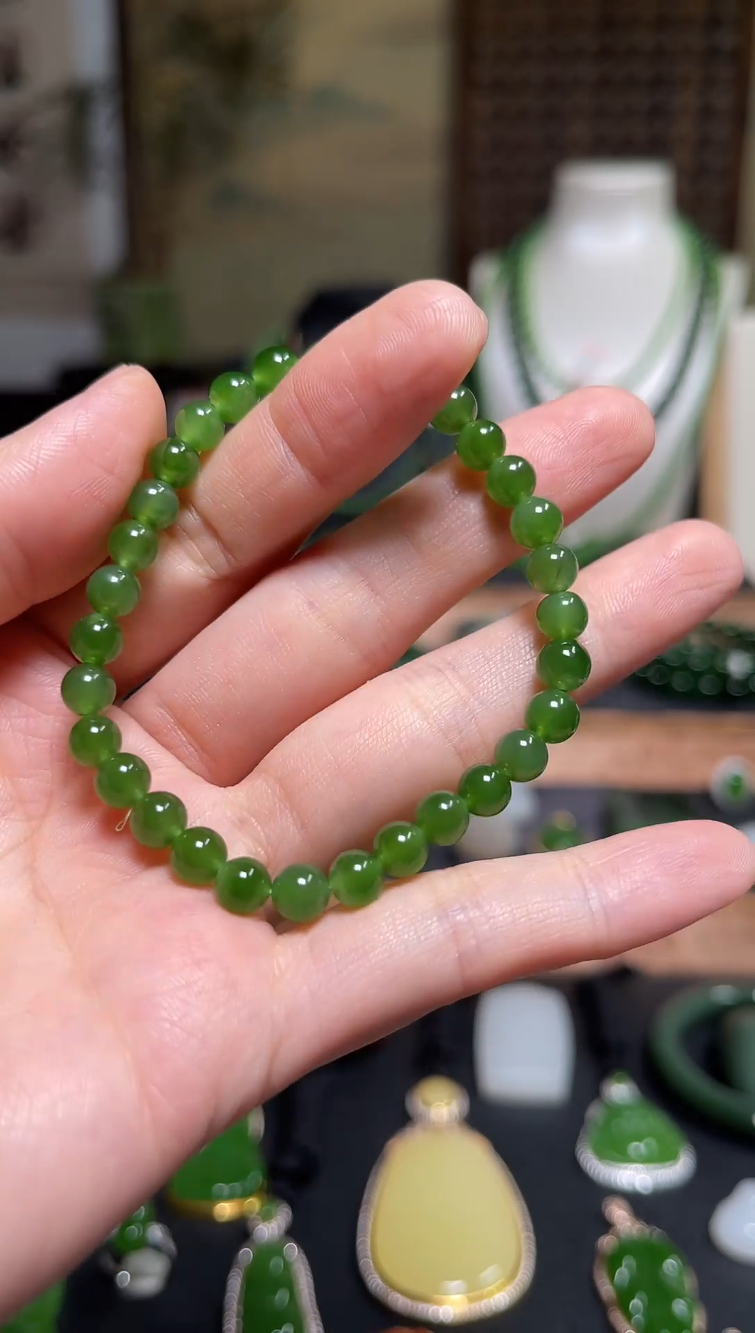 颈饰未镶嵌和田玉±6mm甜阳绿单圈手串多样性发一