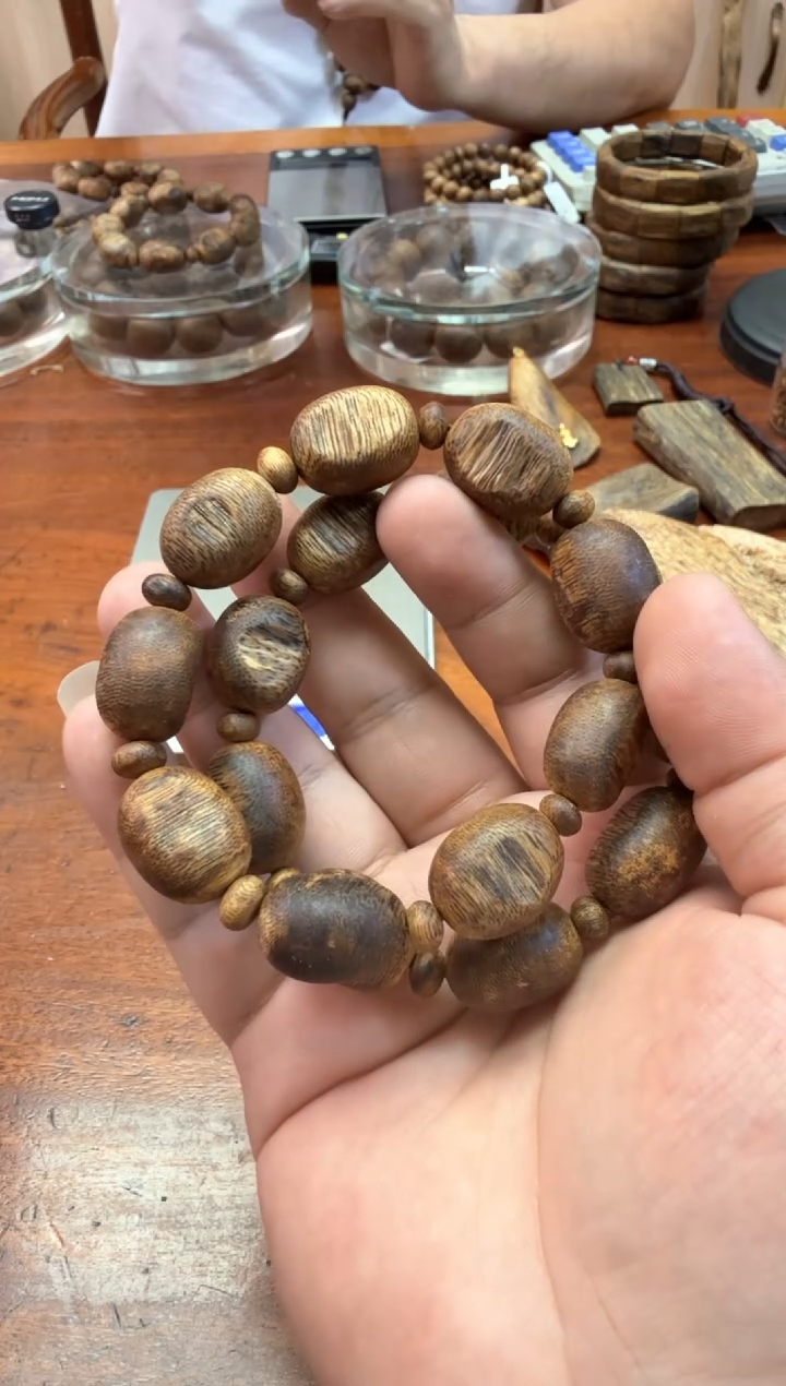 沉香手串奇楠沉香随形板头留疤单圈多样性发一