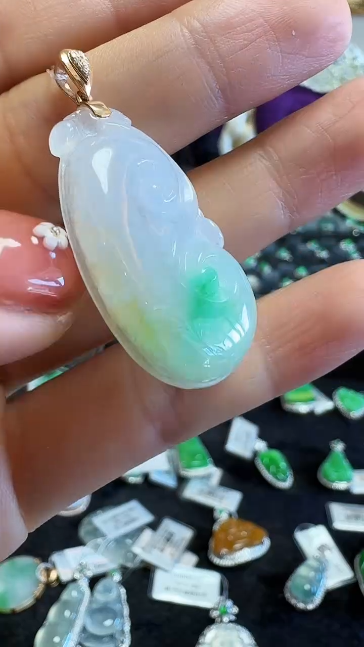 【闪购商品】翡翠吊坠(不含链)18K金镶嵌吊坠