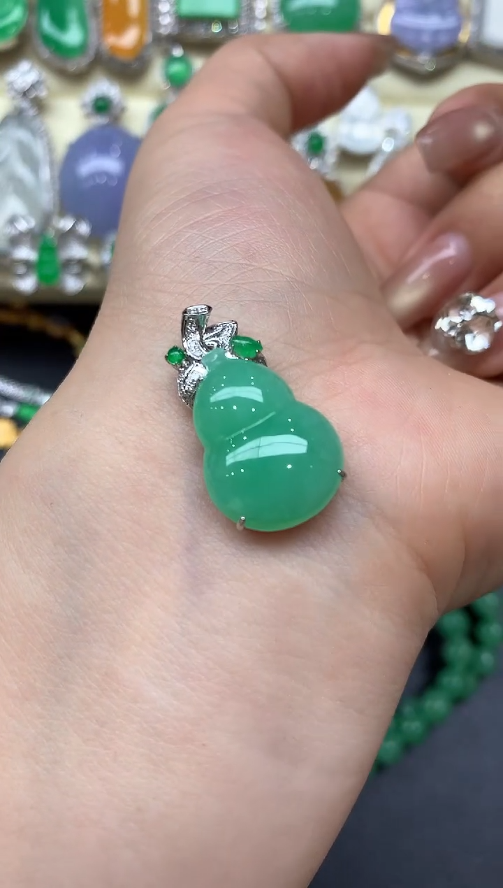 颈饰18K金镶嵌翡翠368-中国好珍宝