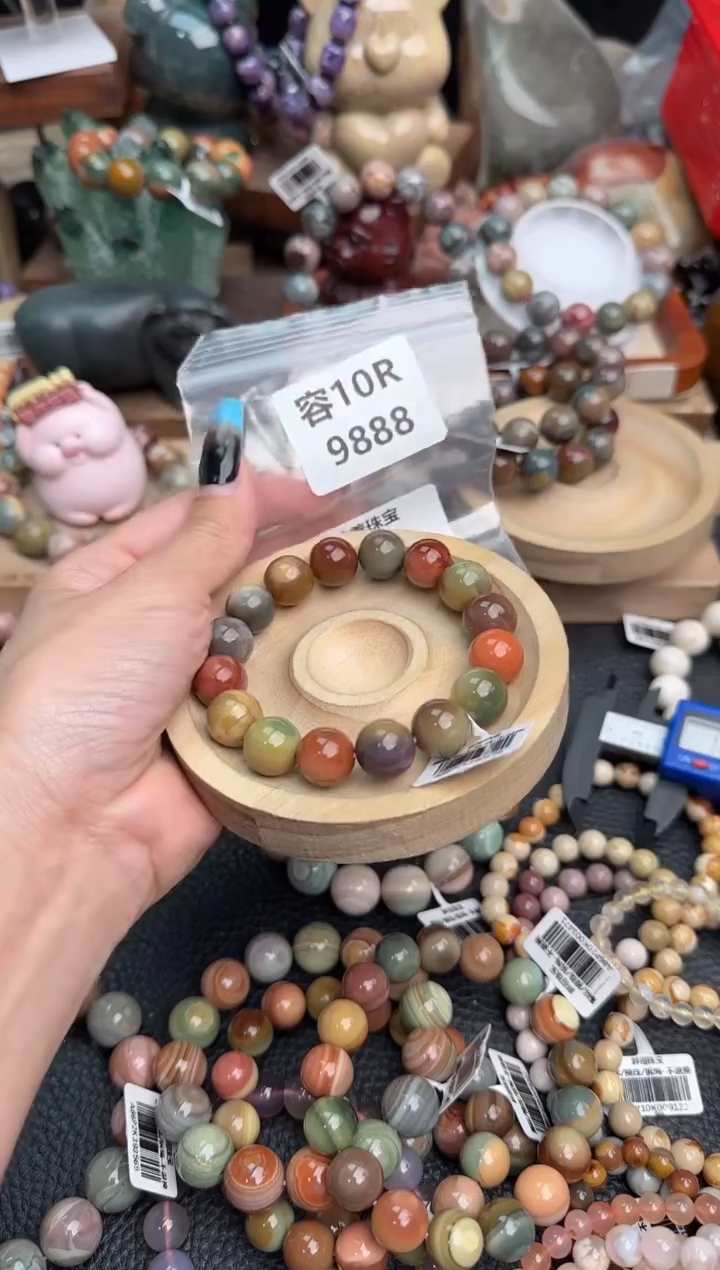 【闪购商品】石英质玉未镶嵌手链10R9888