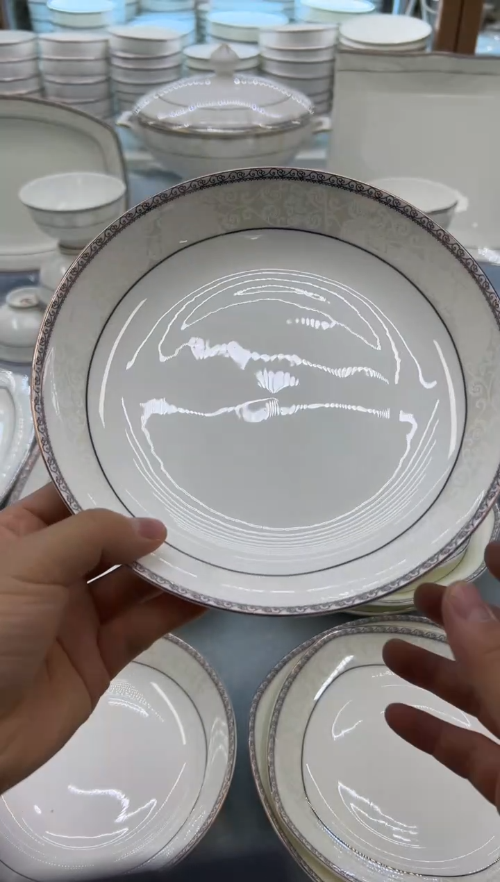 骨瓷玲珑8圆饭盘2个
