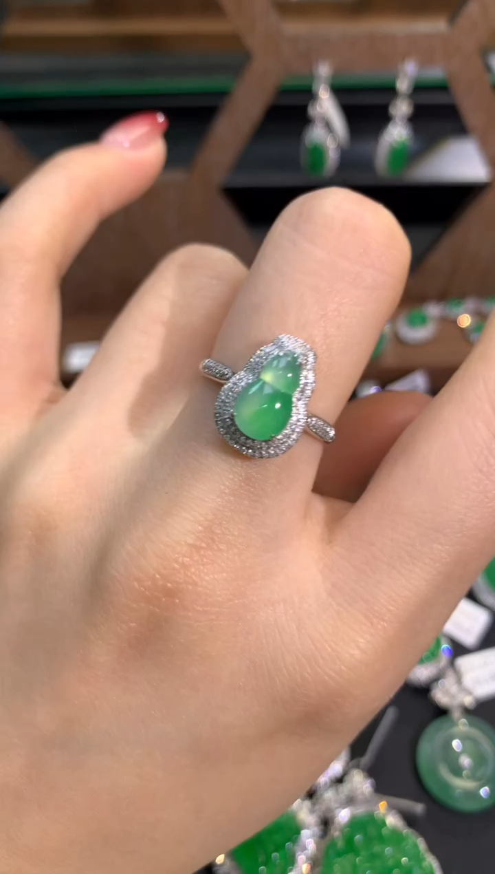 【闪购商品】翡翠吊坠(不含链)18K金镶嵌戒指