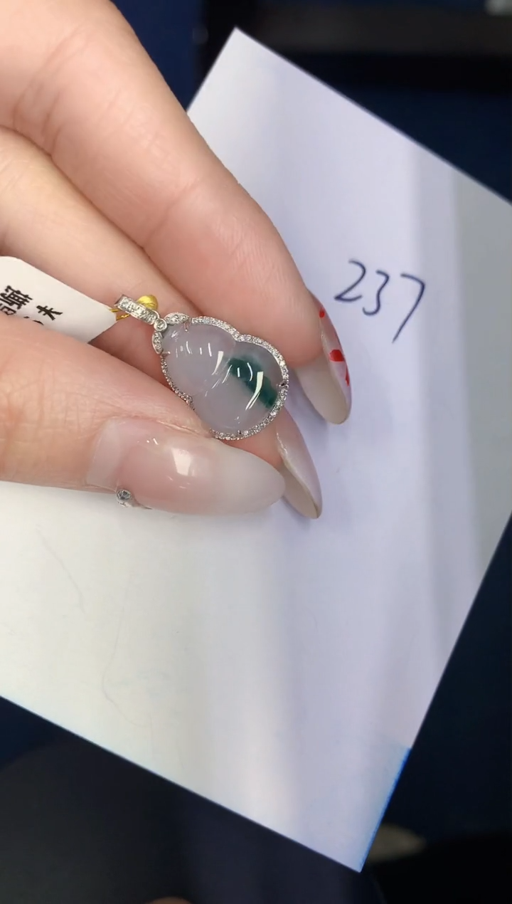【闪购商品】翡翠颈饰18K金镶嵌0000000000