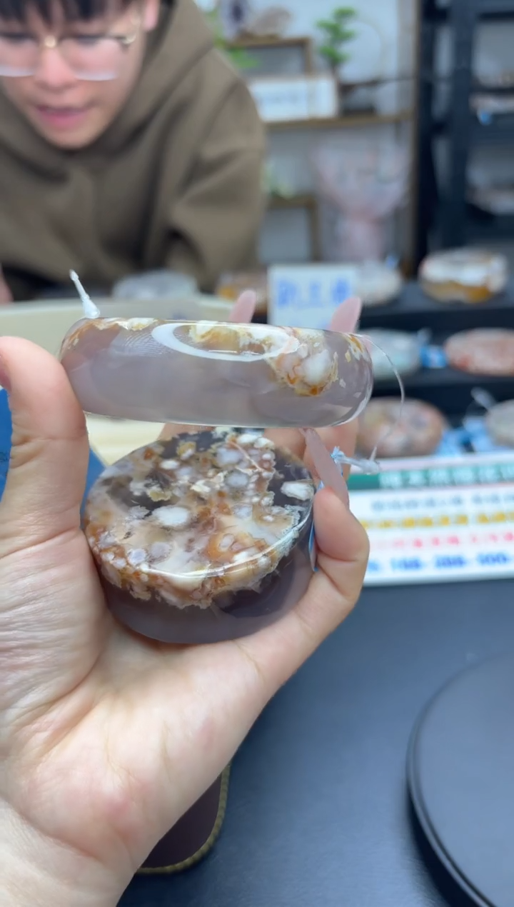 【闪购商品】石英质玉手镯未镶嵌A176 (61圈赠送镯心)