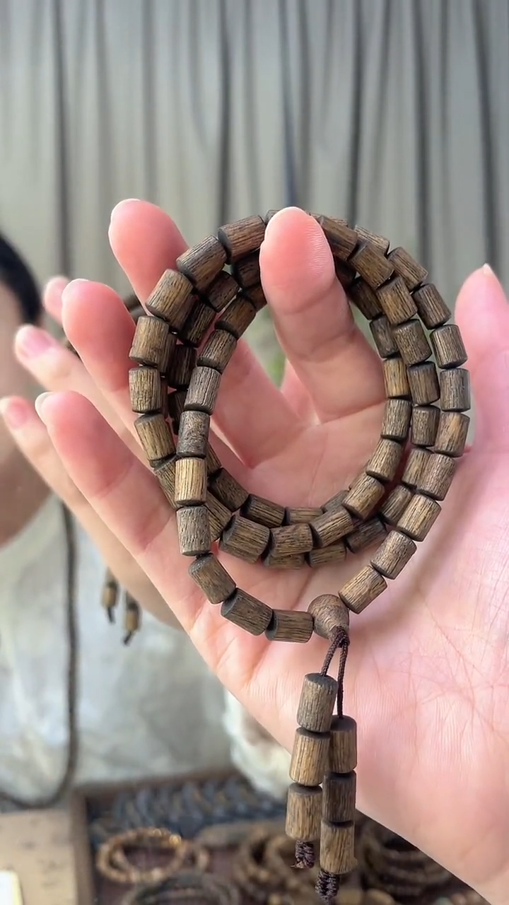 沉香手串天然沉香，假一赔四，多样性发其一