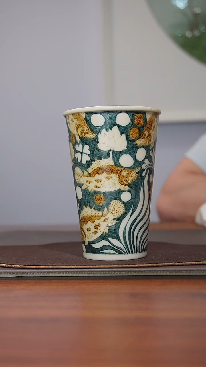 青花釉里金 富贵有鱼 可乐杯