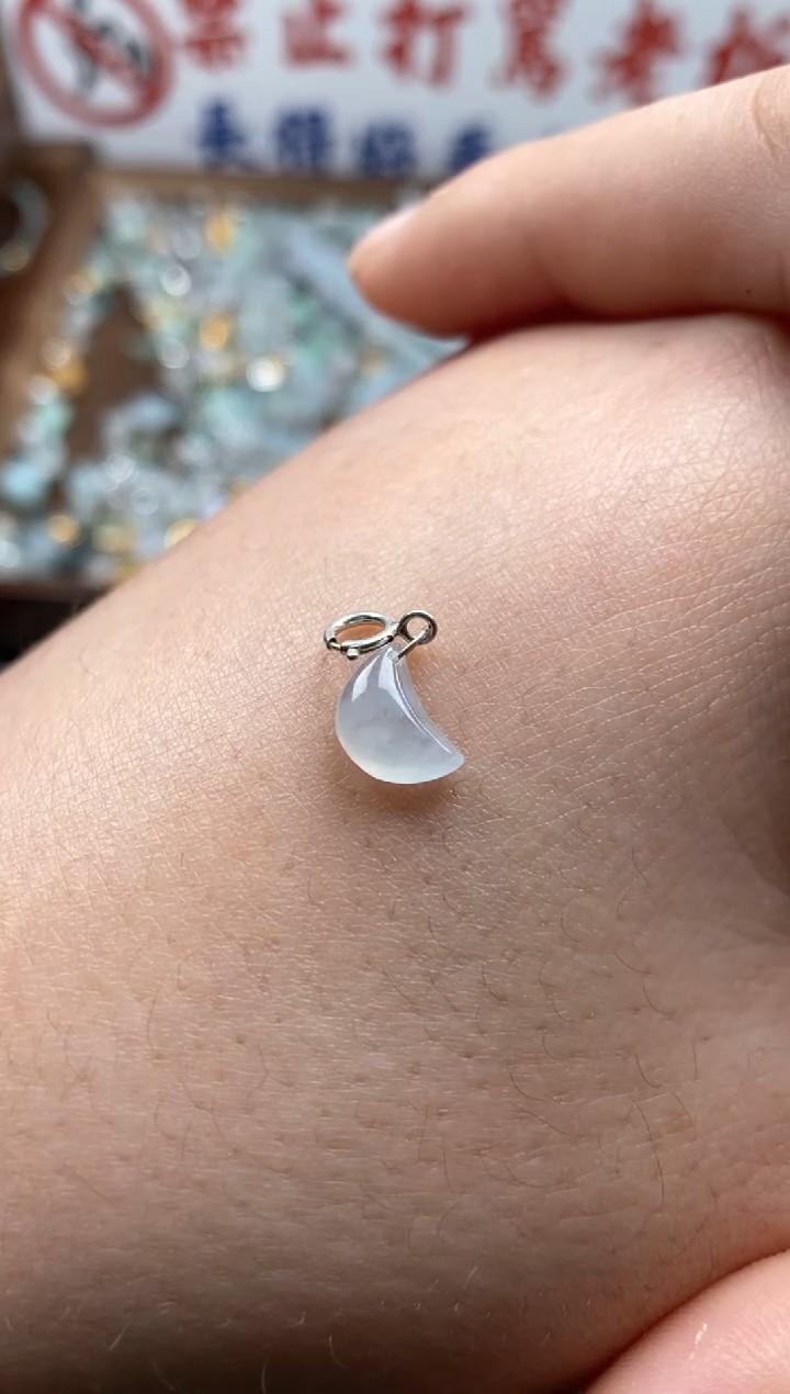 【闪购商品】翡翠颈饰未镶嵌哥哥