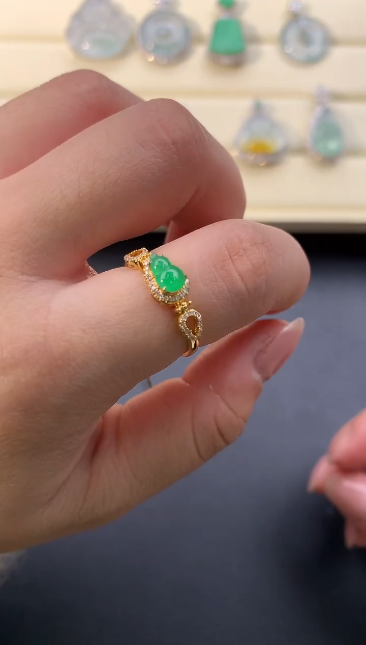 【闪购商品】翡翠颈饰18K金镶嵌D816     