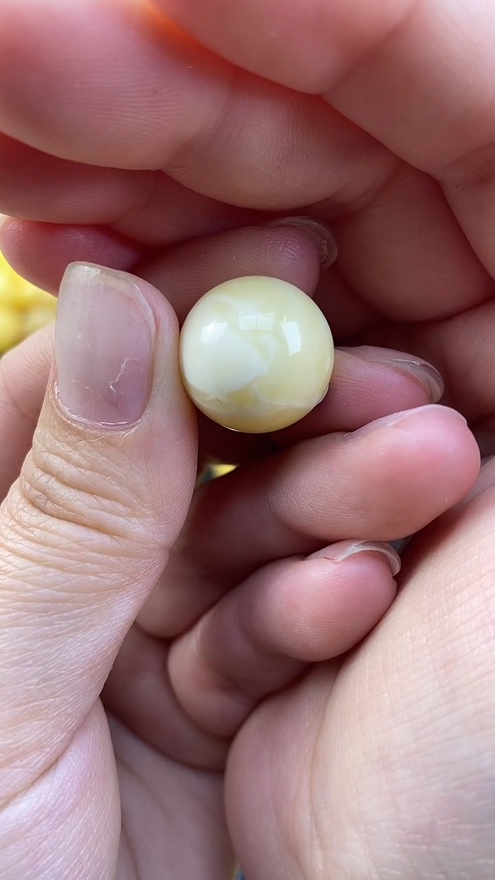 【闪购商品】琥珀裸石未镶嵌月.4