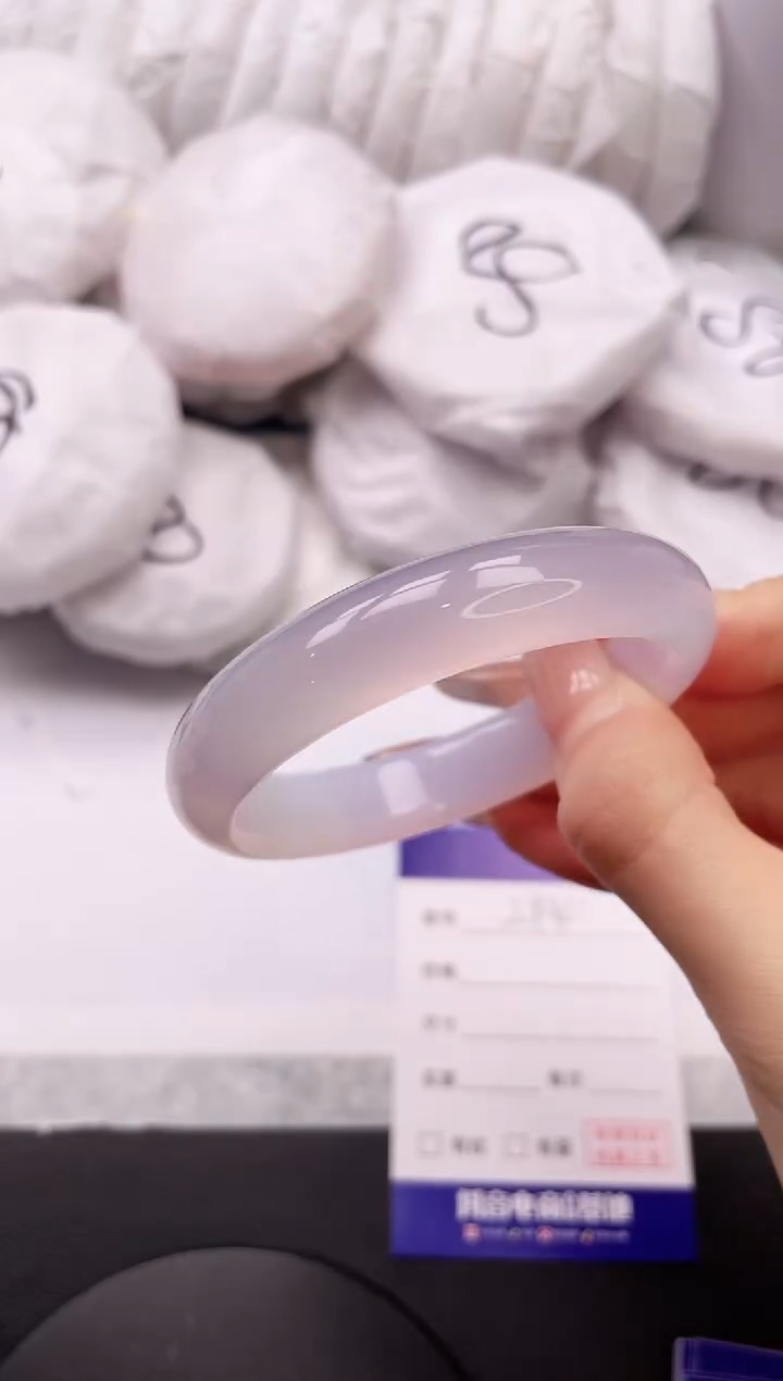 【闪购商品】石英质玉手镯未镶嵌8K244-54