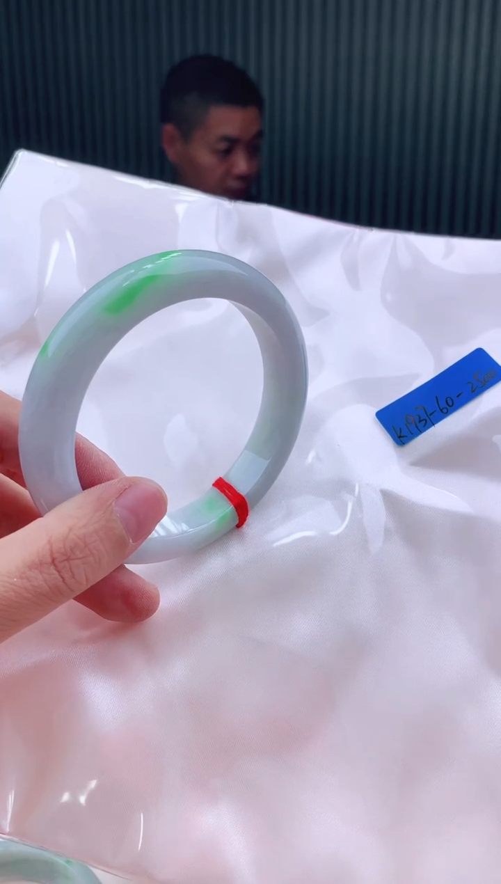 未镶嵌手镯翡翠111