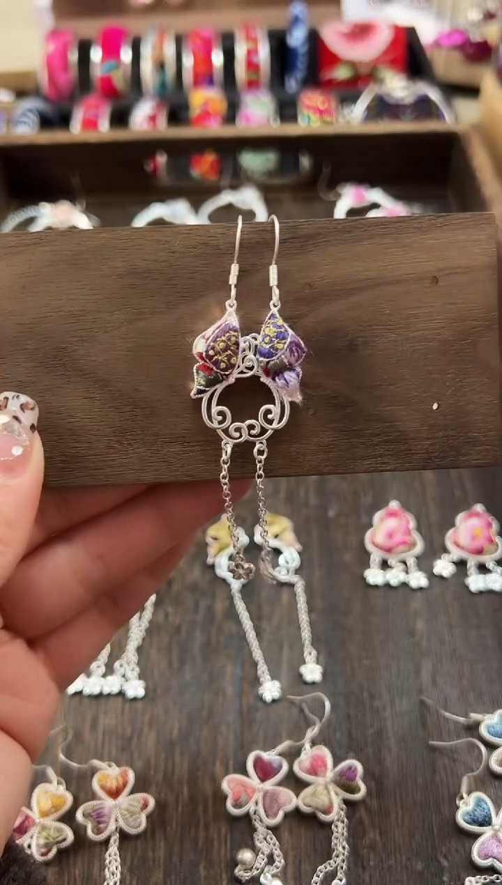 【闪购商品】织绣民族风老绣饰品012