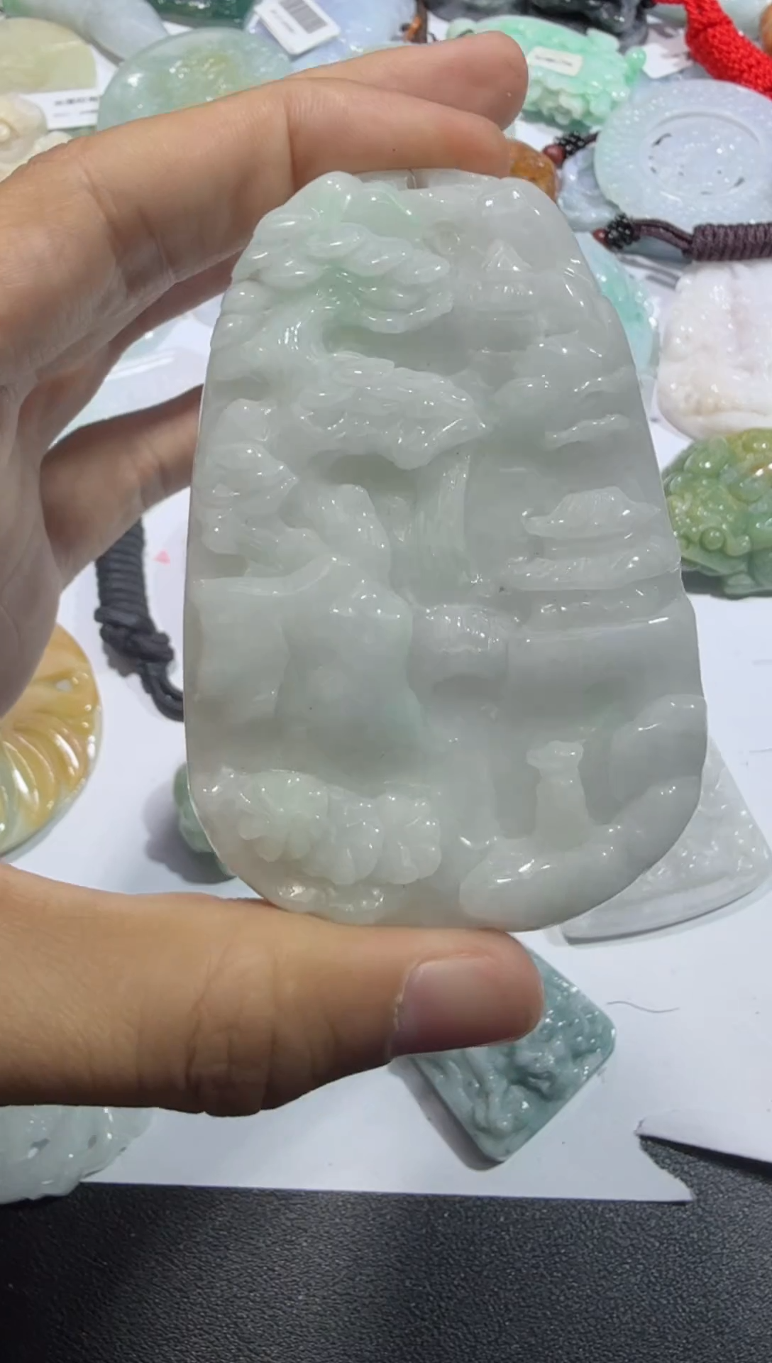 【闪购商品】翡翠颈饰未镶嵌00009857