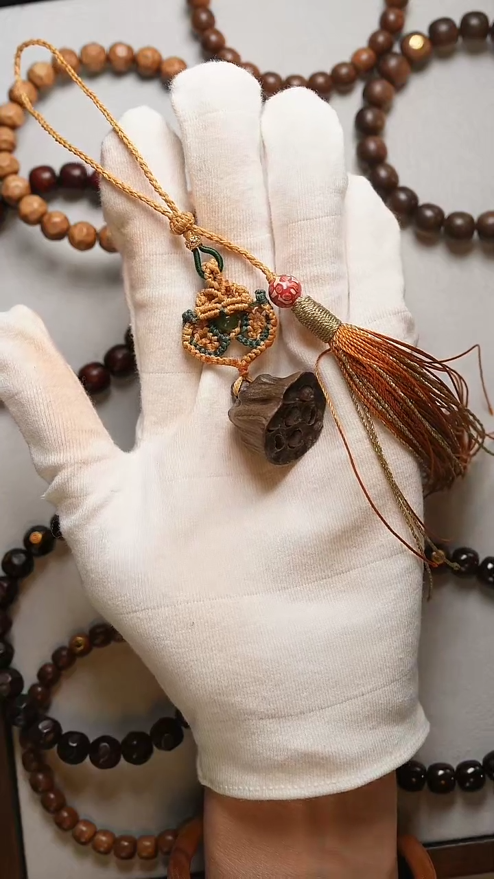 【闪购商品】檀香木吊坠阴沉老山檀香车挂