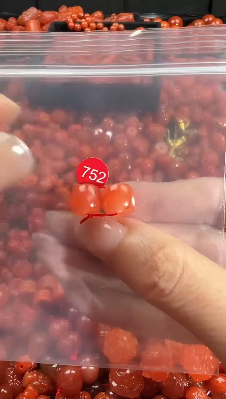 颈饰未镶嵌南红玛瑙1