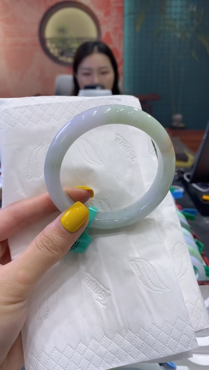 翡翠手镯未镶嵌多人19731