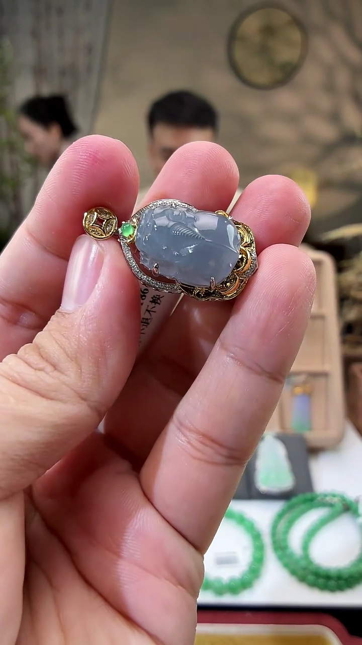 吊坠(不含链)18K金镶嵌翡翠貔貅