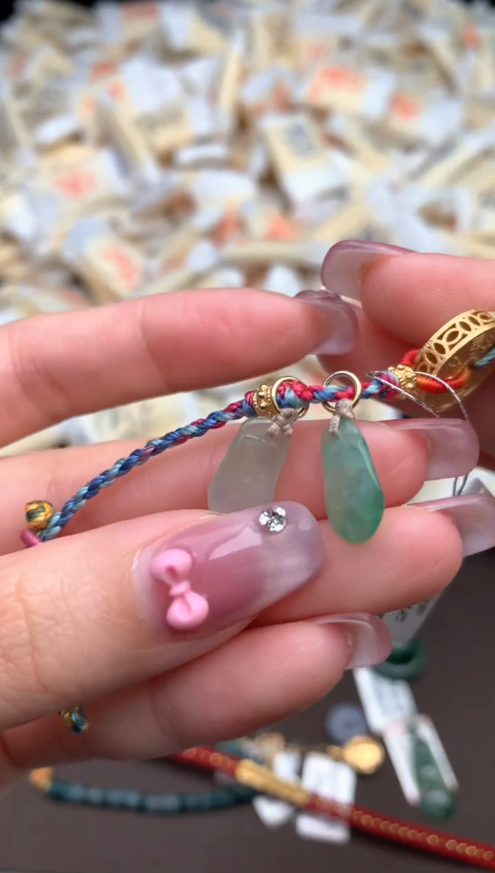 【闪购商品】翡翠手绳未镶嵌  —  