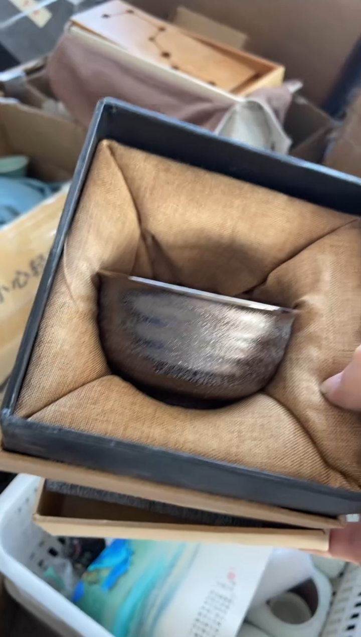 无运费险有瑕疵的摄影的产品有使用过的痕迹有点脏介意勿拍杯