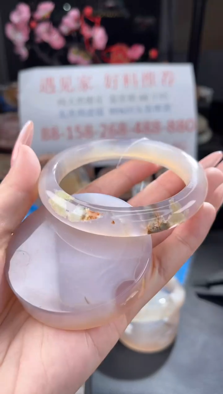 【闪购商品】石英质玉手镯未镶嵌61