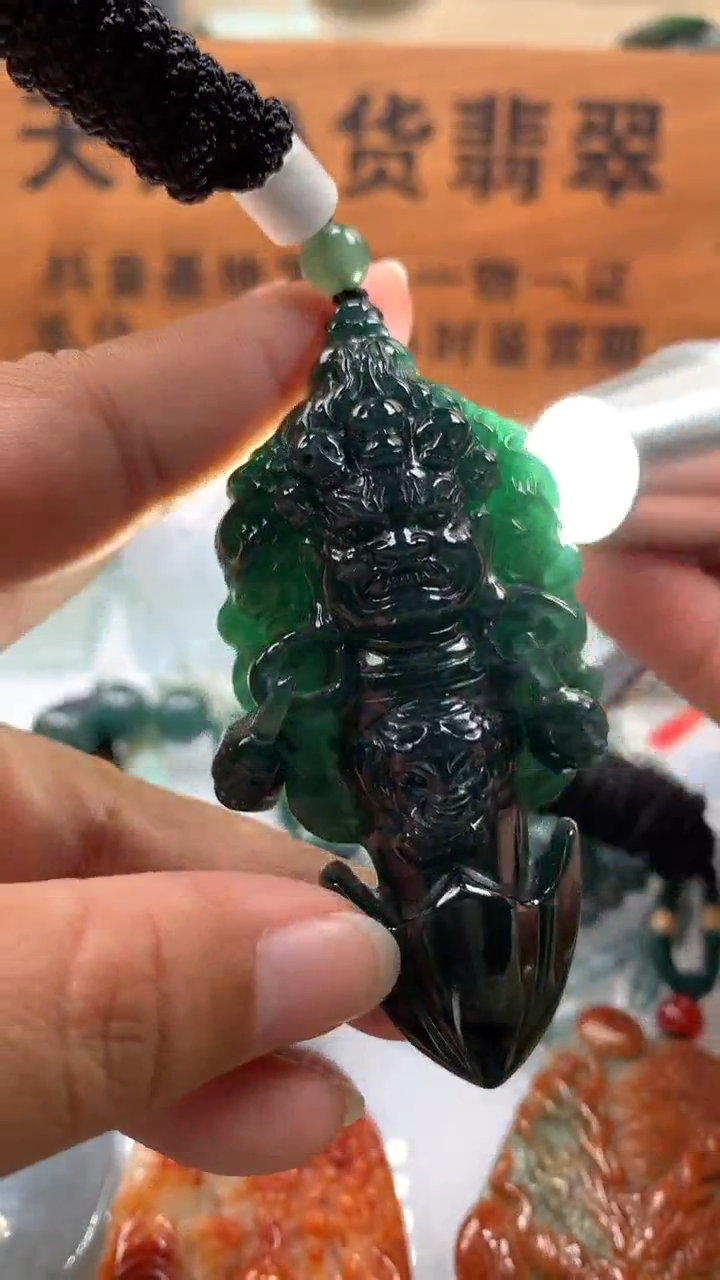 【闪购商品】翡翠颈饰未镶嵌保真天然A货翡翠