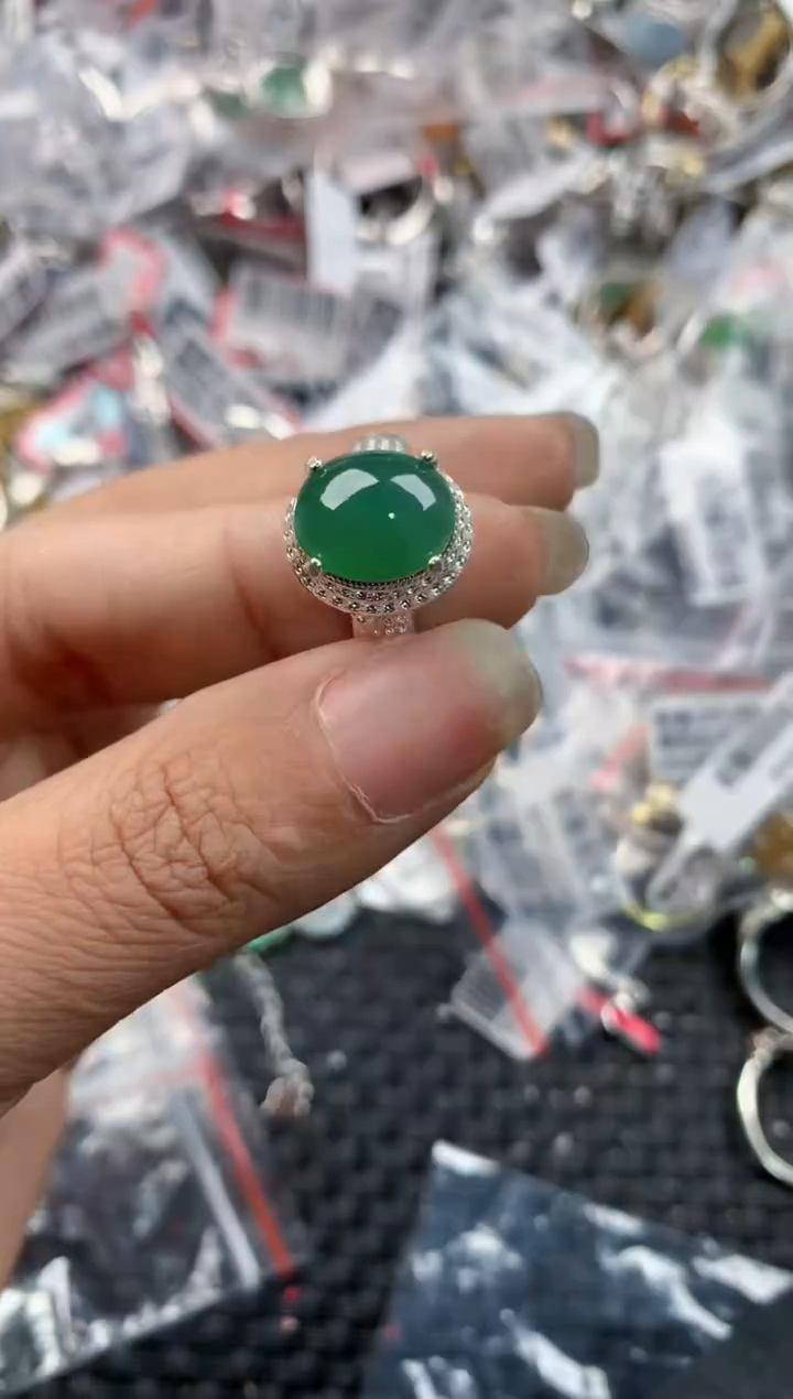 未镶嵌戒指翡翠18-18-18        9