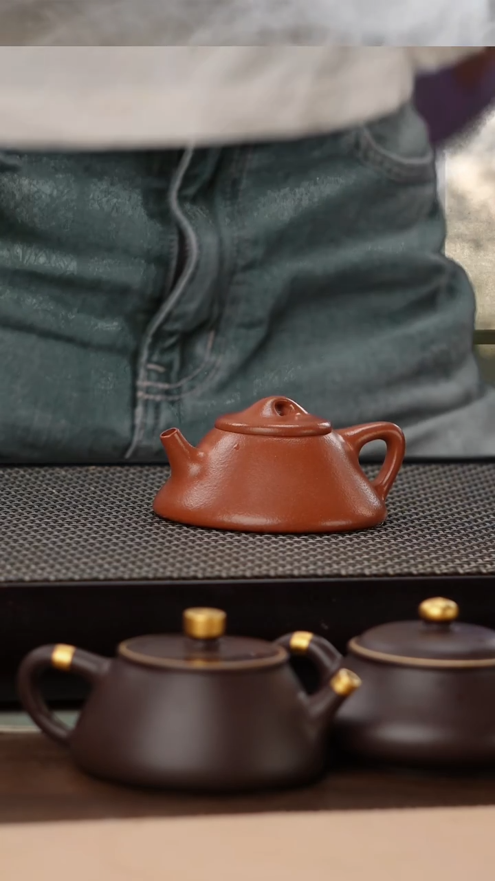 茶壶紫砂精工绝红降坡泥纳底合瓢110cc