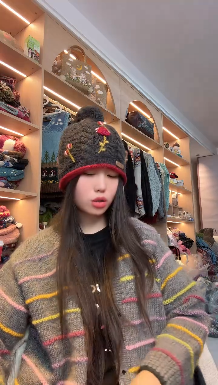 羊毛美利奴深灰玫瑰帽