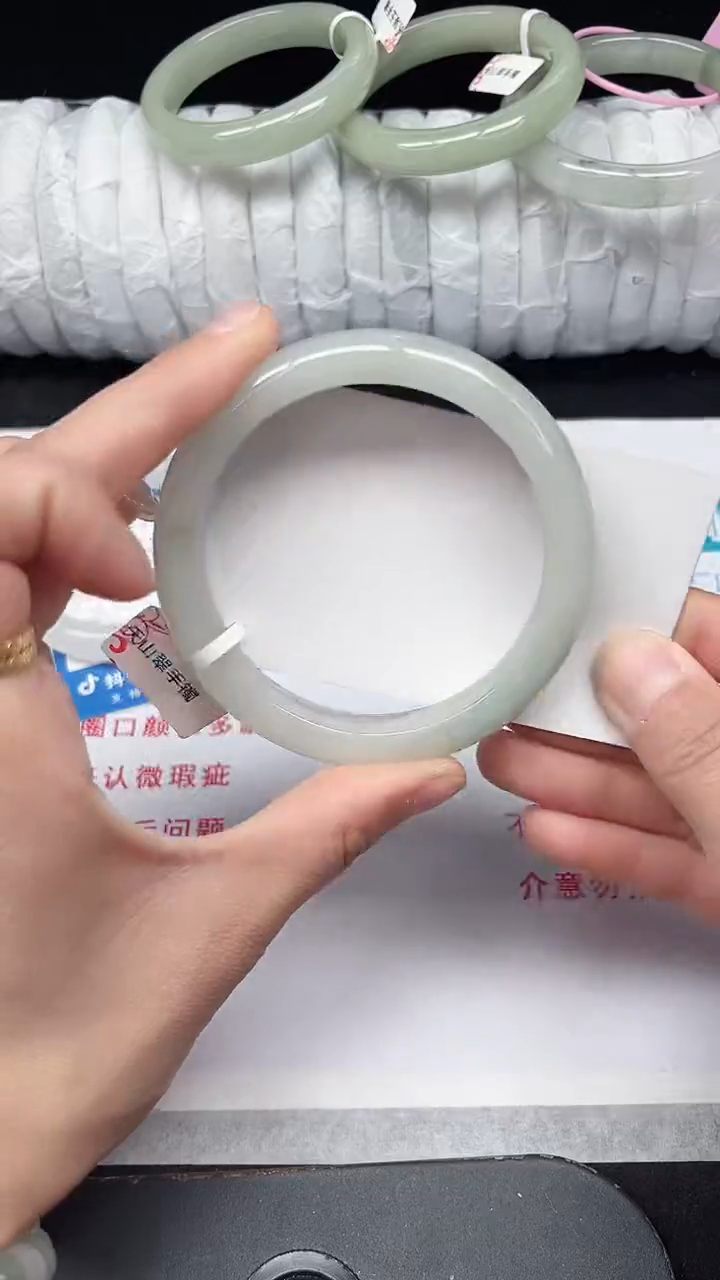 未镶嵌手镯石英质玉158-61/62