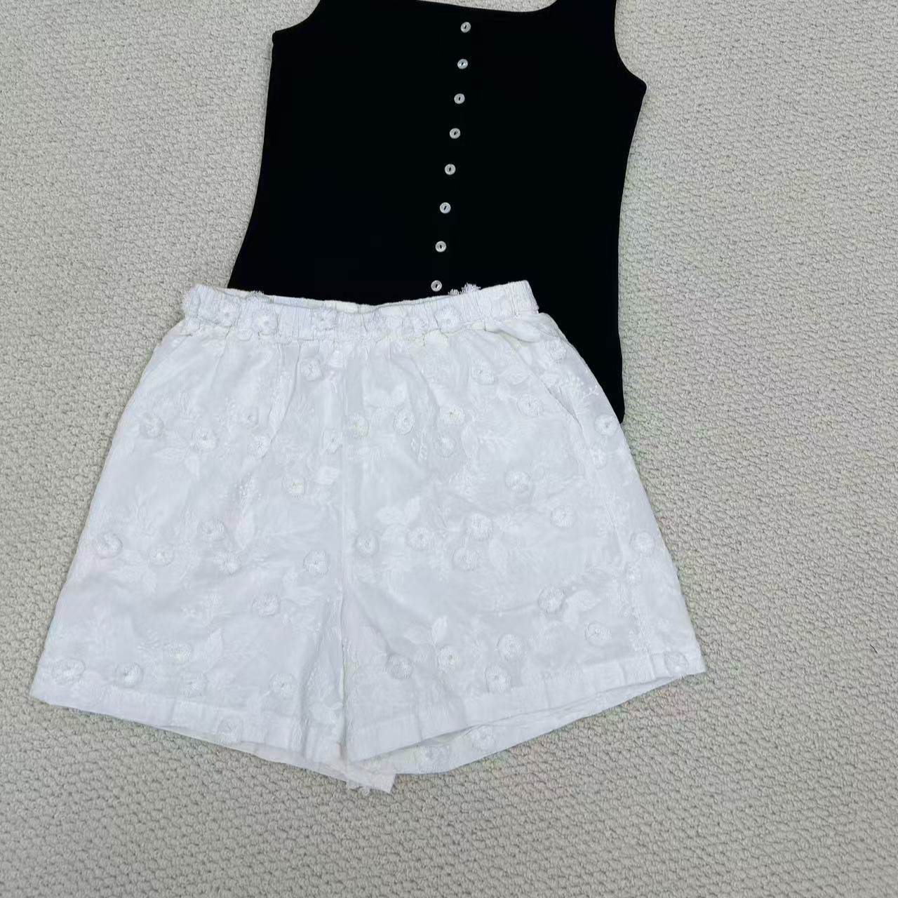 【原歌】//夏季新款全棉时尚减龄立体花朵白色短裤女YG26192