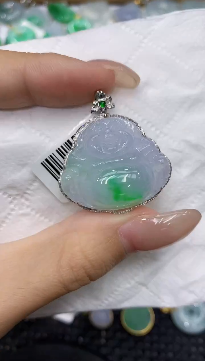 翡翠18K金镶嵌颈饰111111111111