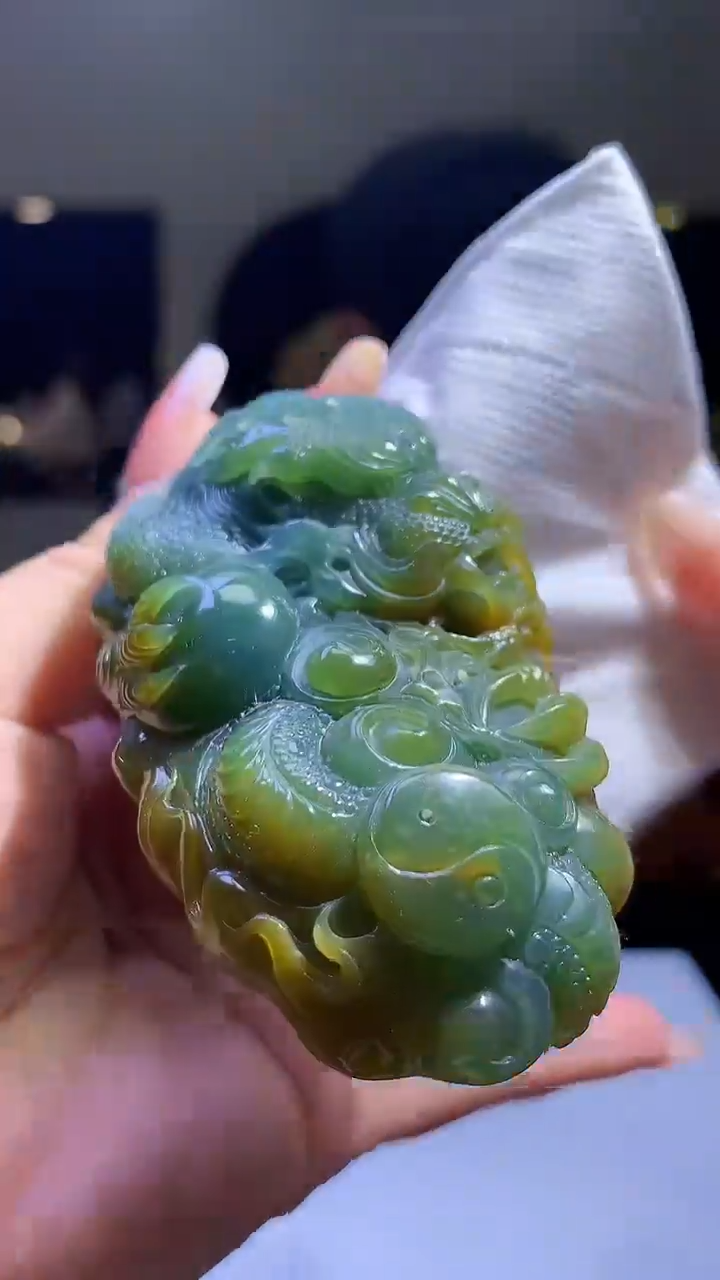 【闪购商品】定制翡翠未镶嵌1002xx-毛货挂件