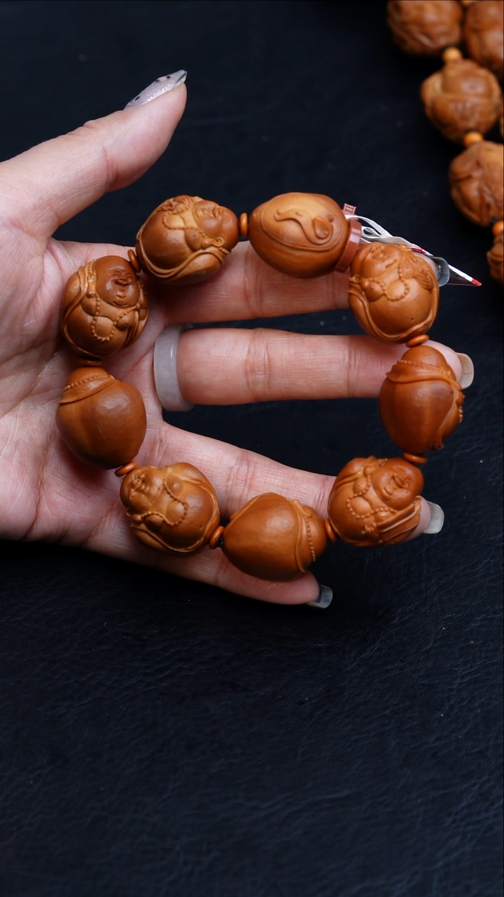 【闪购商品】橄榄核手串/手链22刀痕八宝弥勒