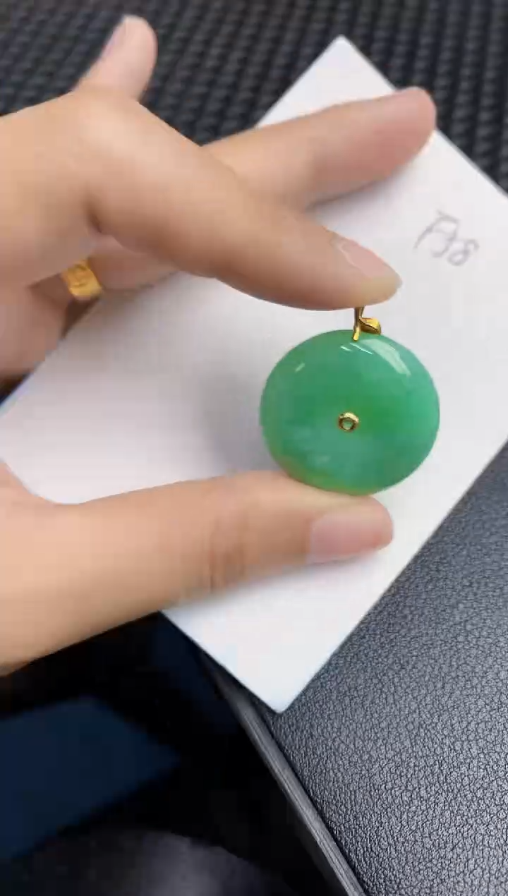 【闪购商品】翡翠颈饰18K金镶嵌000000000