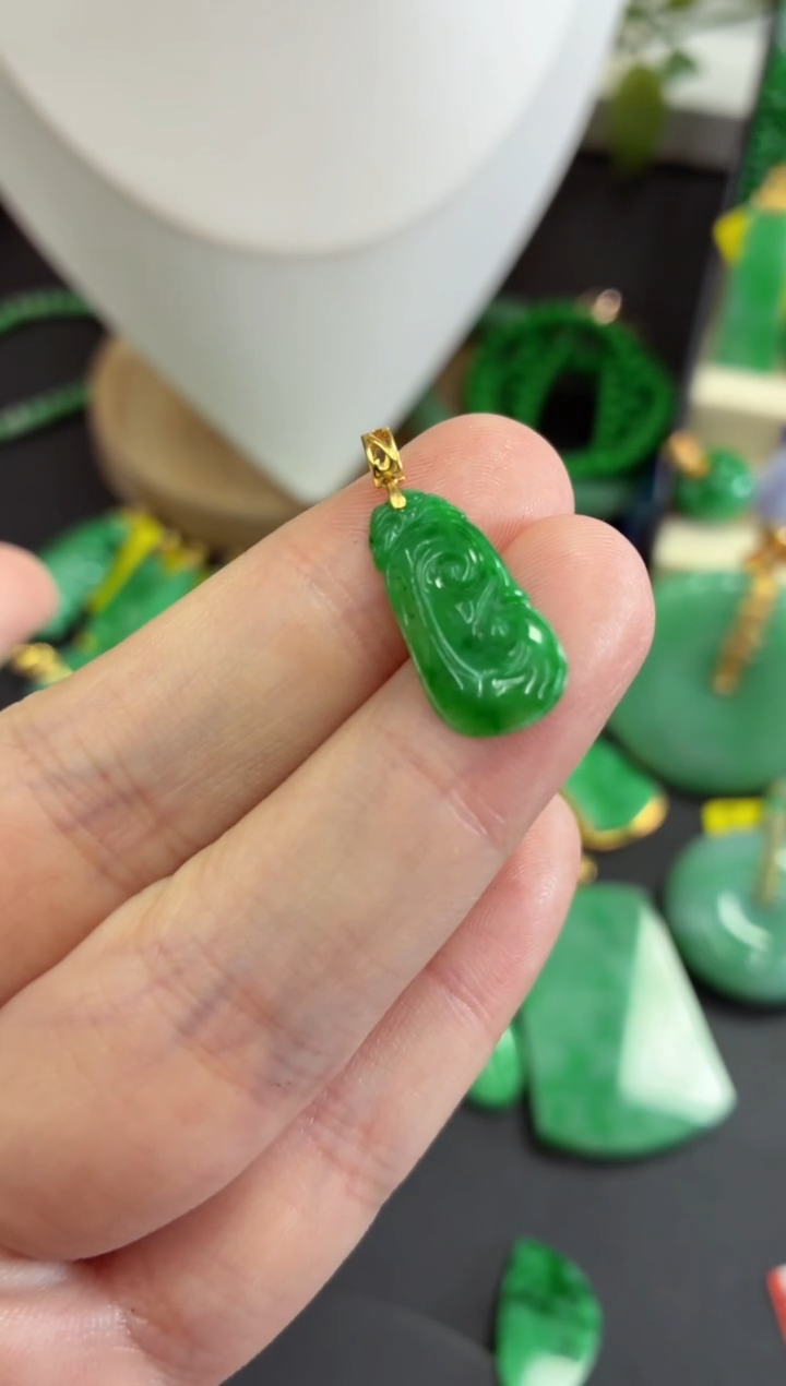 吊坠(不含链)18K金镶嵌翡翠挂件