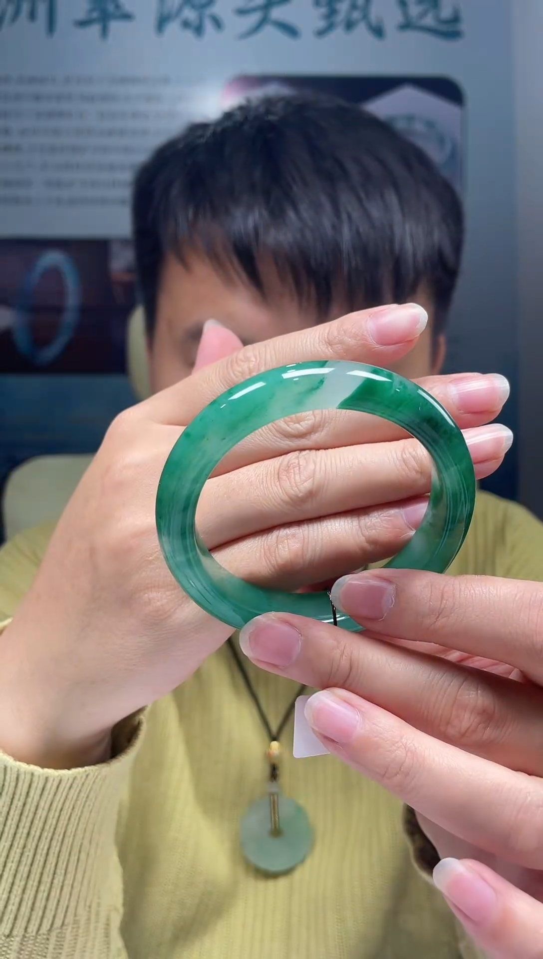 【闪购商品】石英质玉手镯未镶嵌非洲翠手镯多样性发货