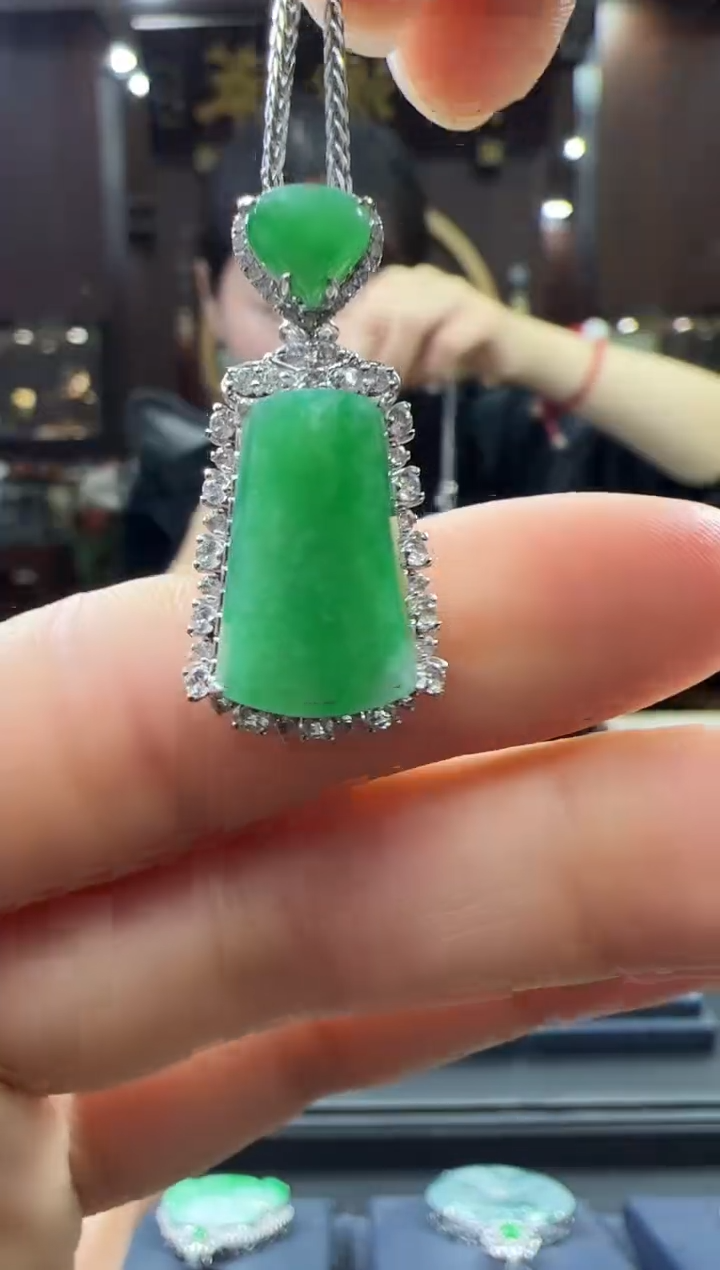 【闪购商品】翡翠挂件18K金镶嵌二合一不含链