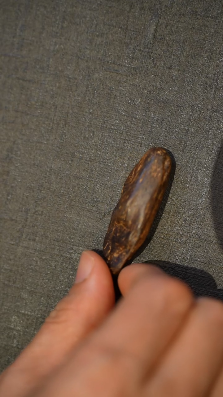 沉香吊坠西马沉水随形吊坠6.7g