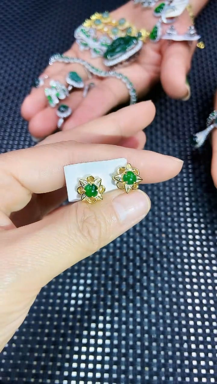 【闪购商品】翡翠耳饰未镶嵌111111111