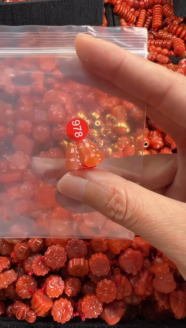 【闪购商品】南红玛瑙颈饰未镶嵌1